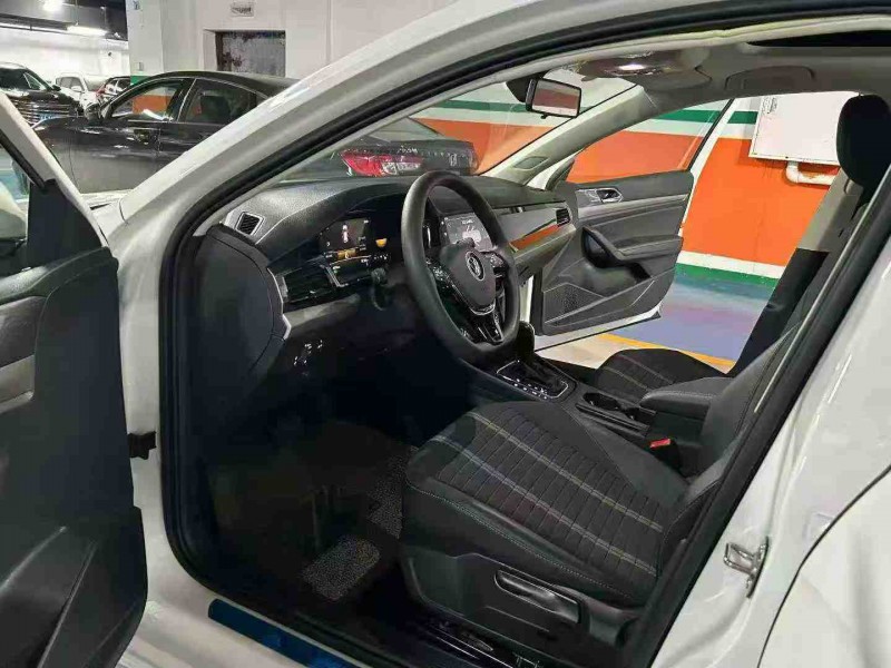 成都20年大众凌渡4