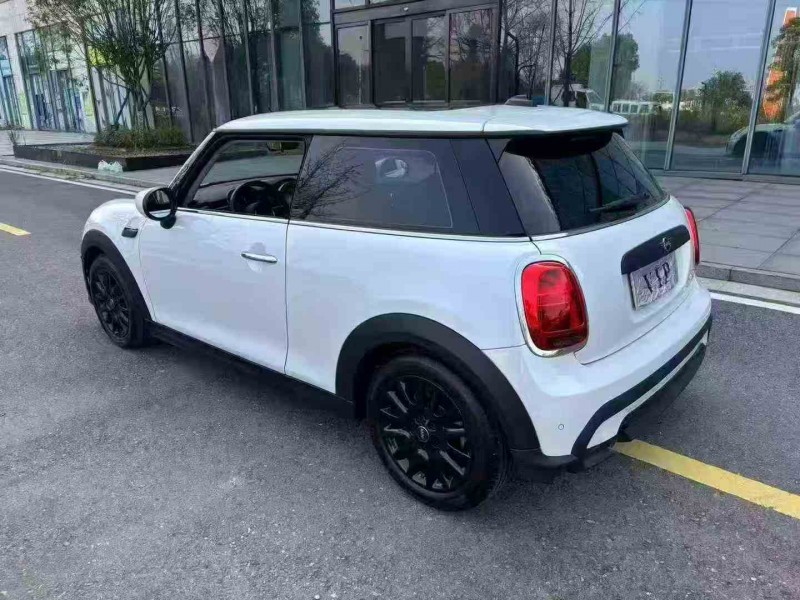 张家界24年宝马迷你7