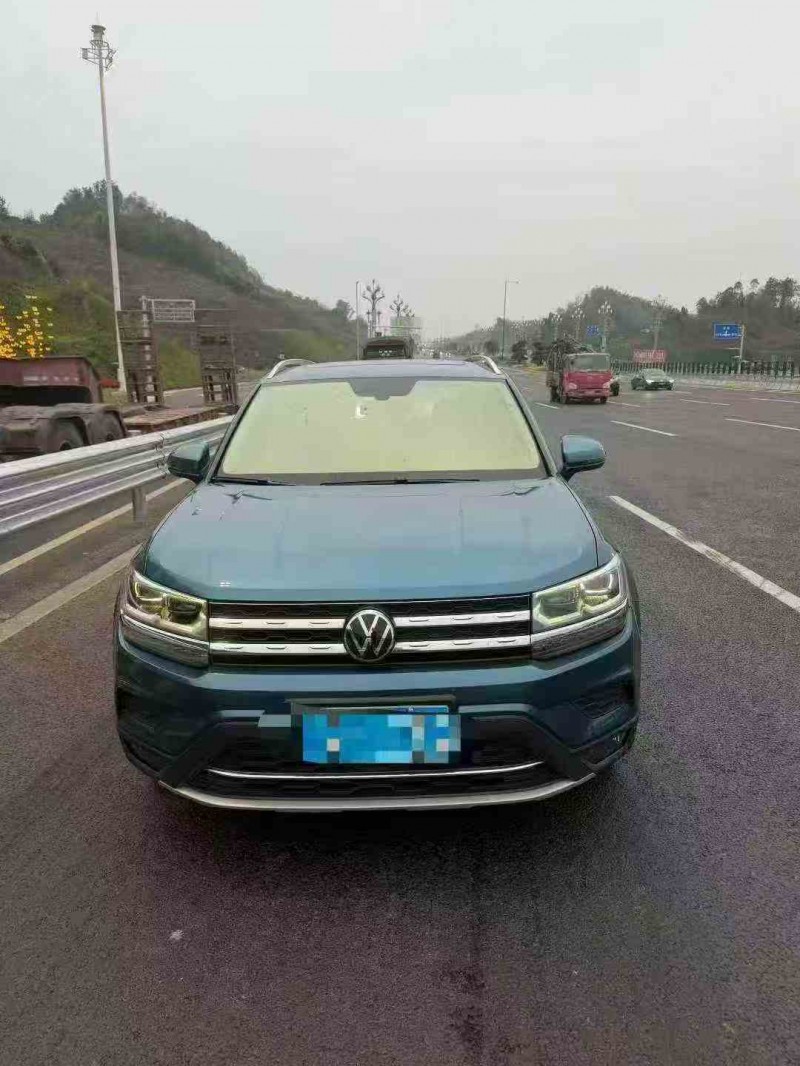 重庆20年大众途岳1