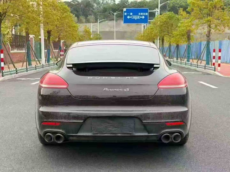 三明16年保时捷帕拉梅拉9