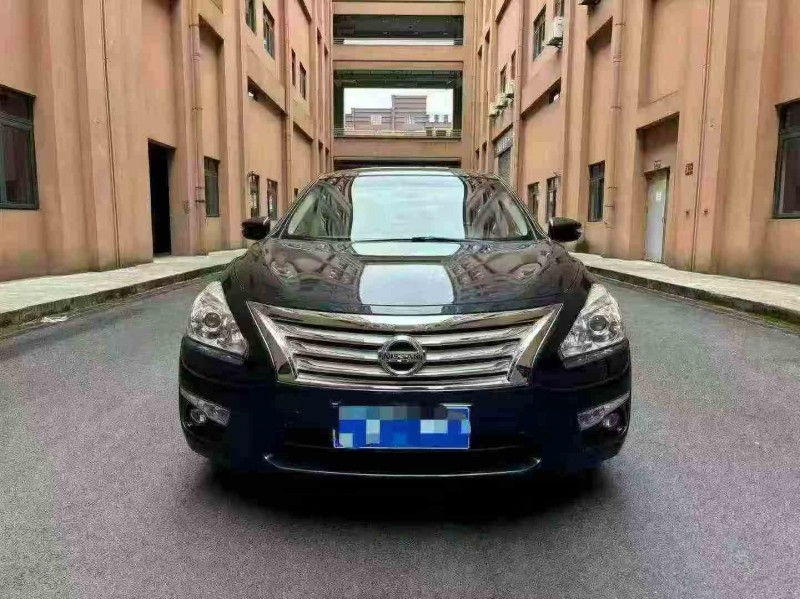 重庆14年日产天籁1