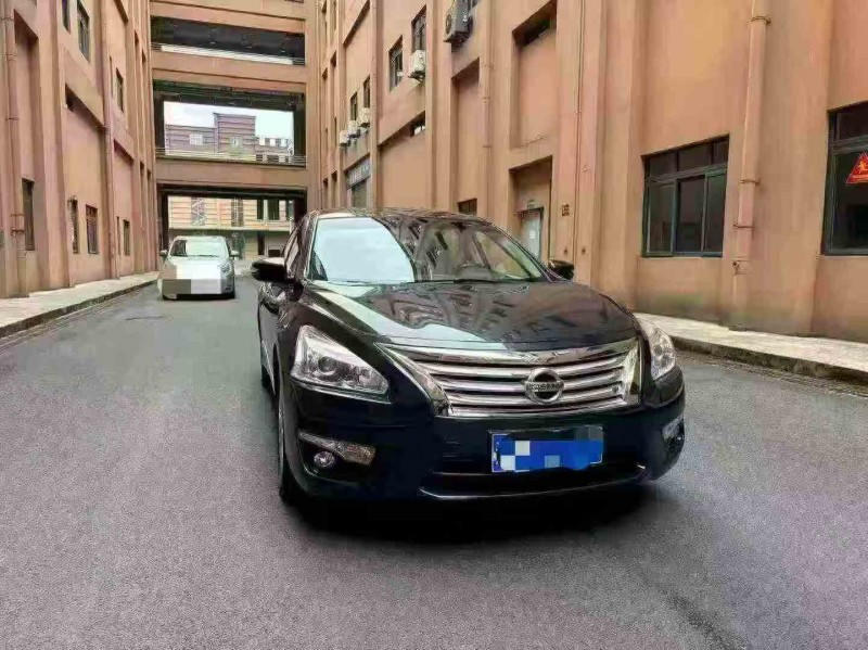 重庆14年日产天籁2