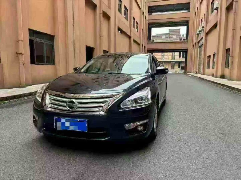 重庆14年日产天籁3