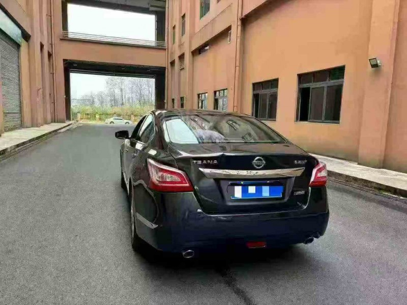 重庆14年日产天籁7