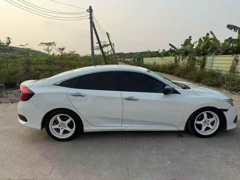 汕頭17年本田思域6