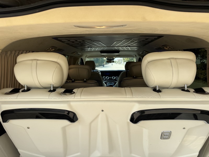 鹽城21年奔馳威霆9