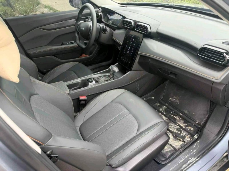 湛江25年東風奕炫6