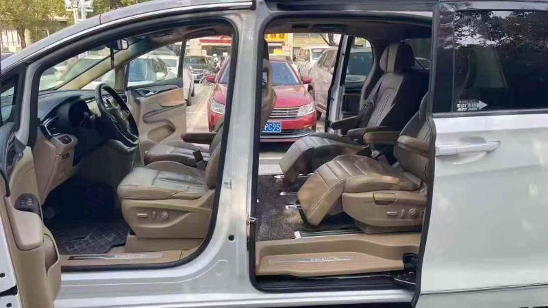 淮安18年別克GL86