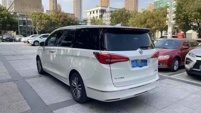 淮安18年別克GL87