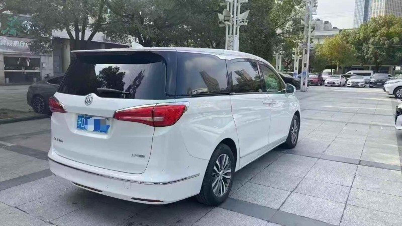 淮安18年別克GL88