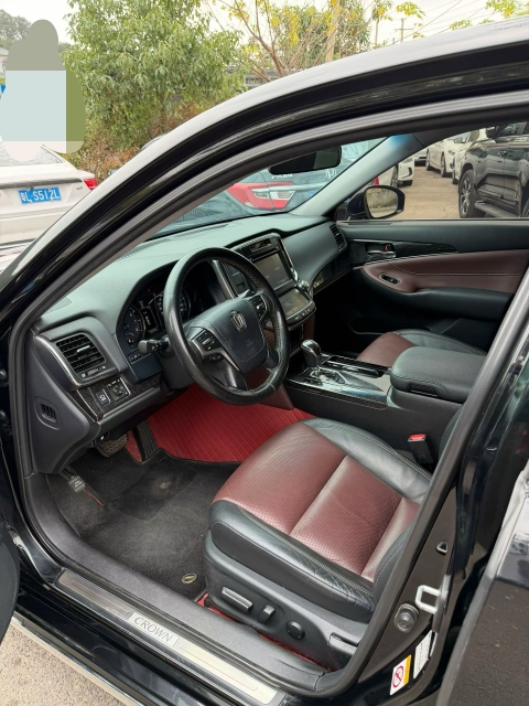 南寧18年豐田皇冠2