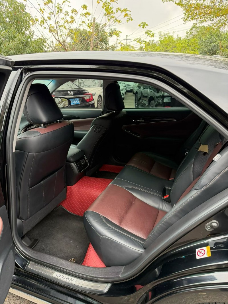 南寧18年豐田皇冠4