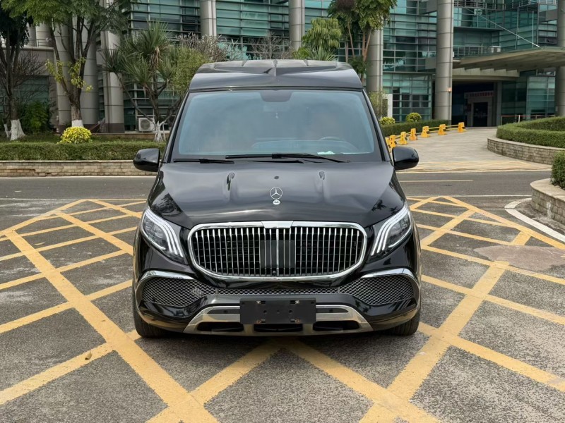 廣州22年奔馳威霆1