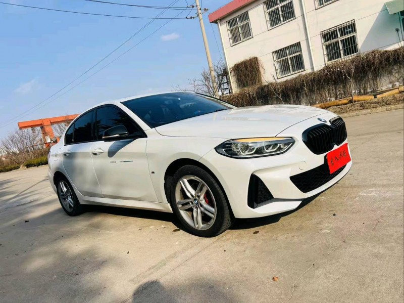 東營23年寶馬1系2