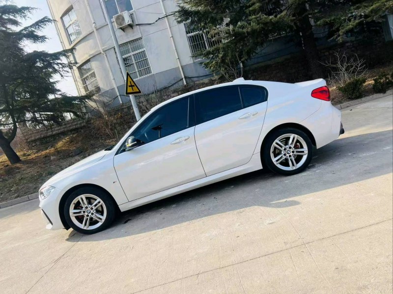 東營23年寶馬1系3