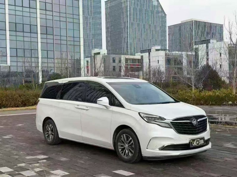 青岛22年别克GL82