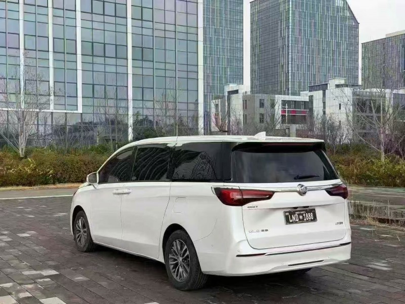 青岛22年别克GL85