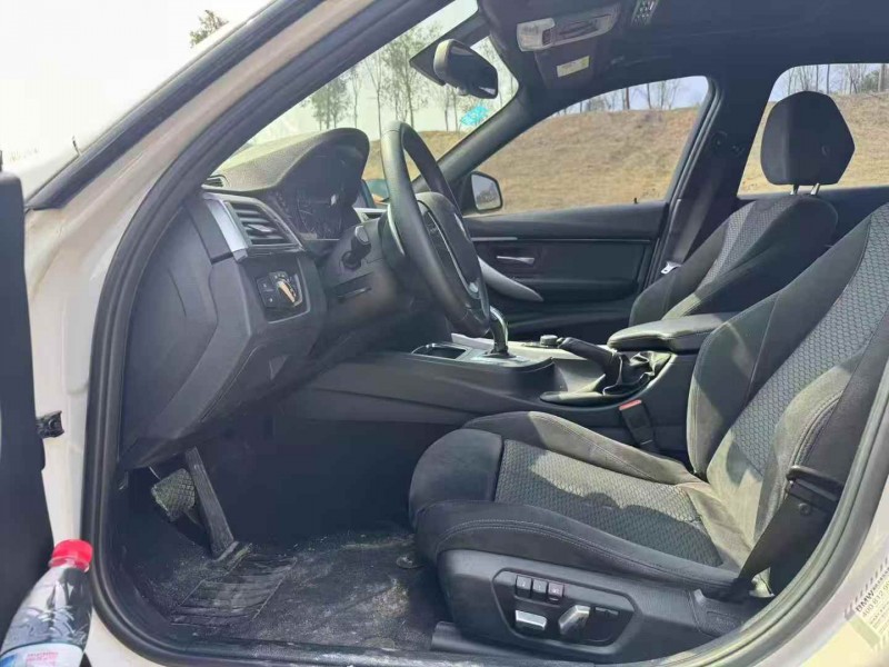 安陽17年寶馬3系4