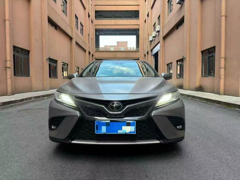 唐山18年豐田凱美瑞1