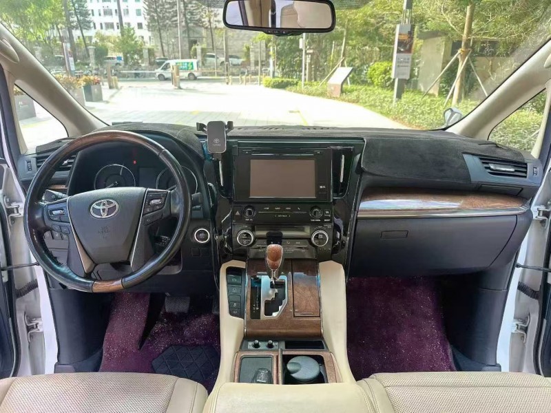 深圳18年丰田埃尔法4