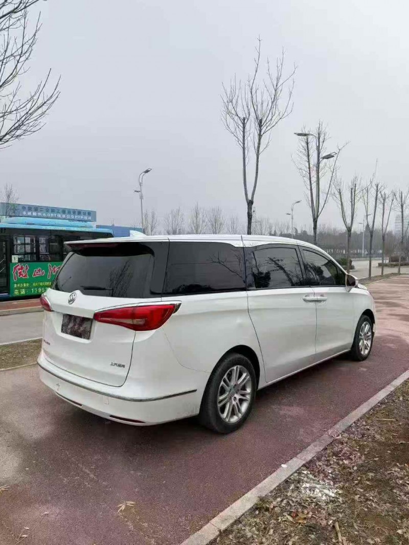 枣庄17年别克GL88