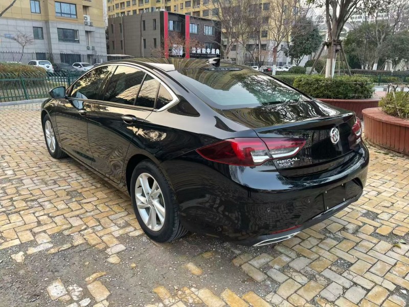 徐州22年别克君威5