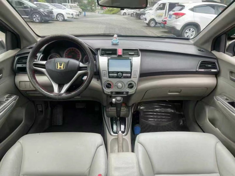 佛山10年本田锋范4