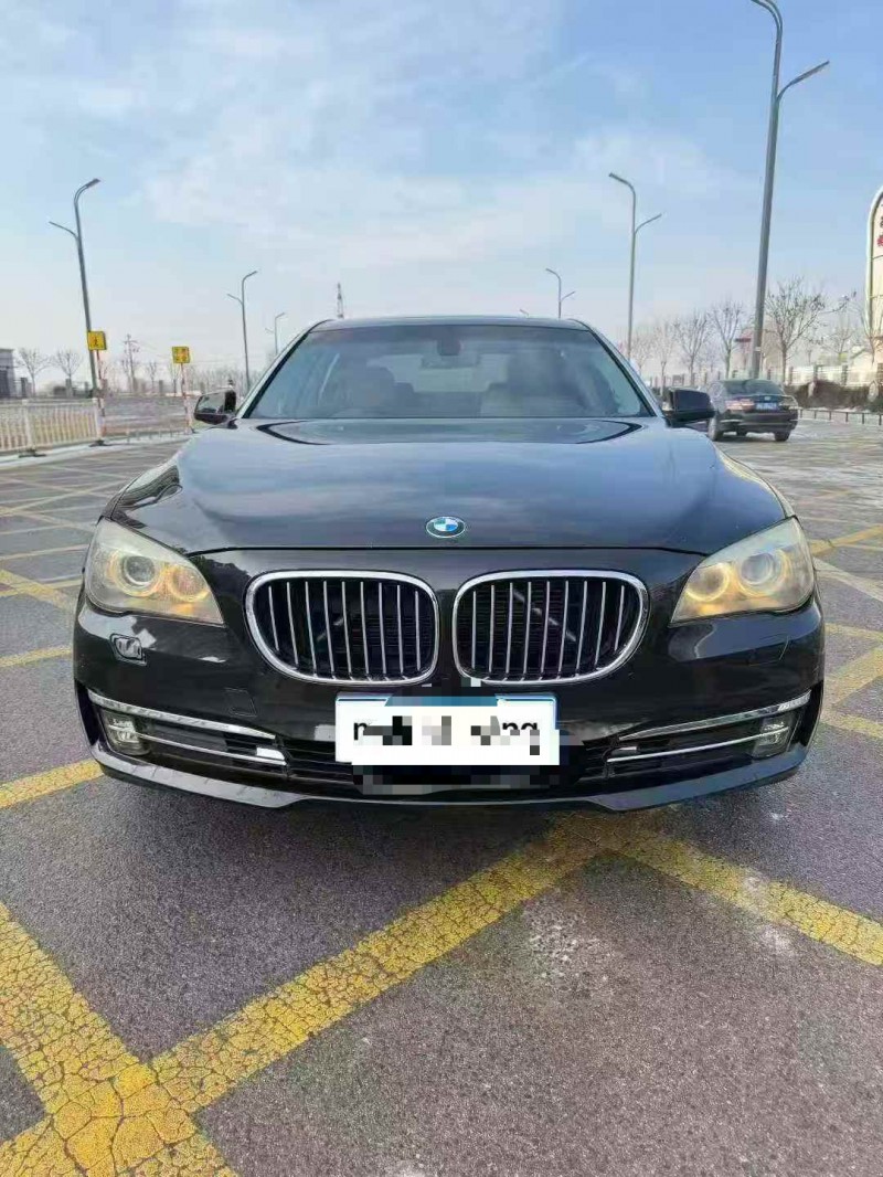 保定12年宝马7系1
