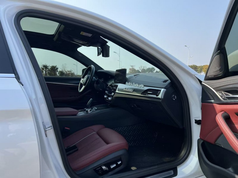 苏州22年宝马5系8