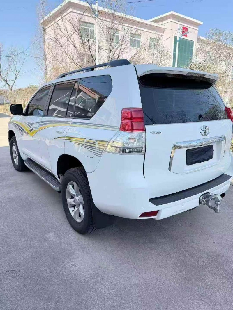 济宁13年丰田普拉多8