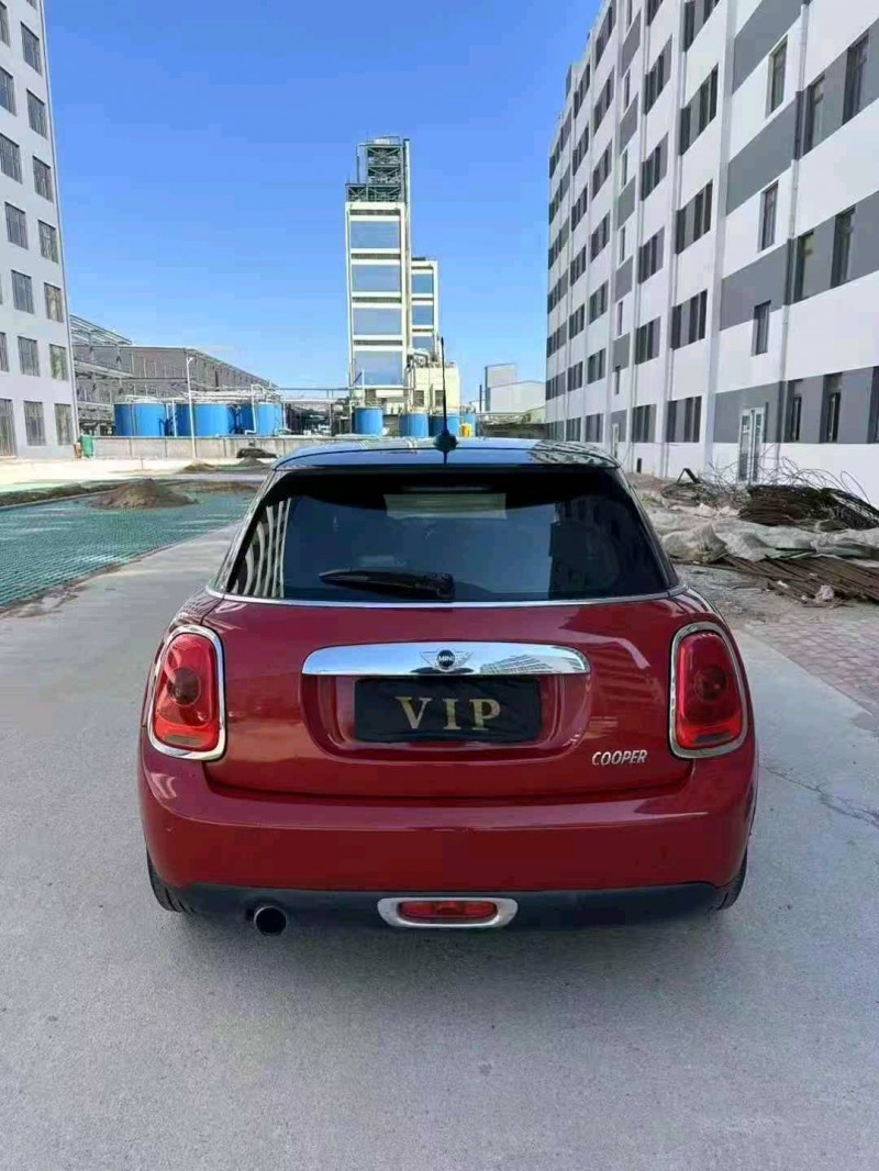 东营17年宝马迷你8