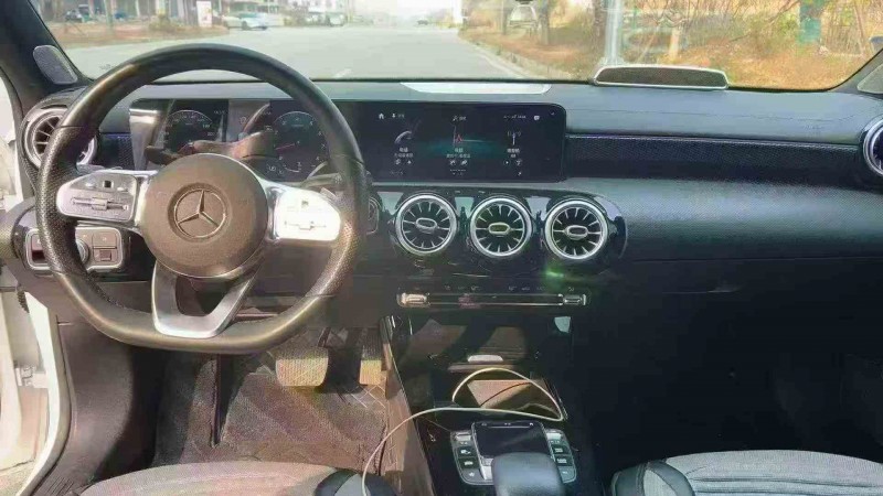 张家界21年奔驰A5