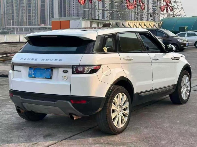 东莞15年路虎极光8