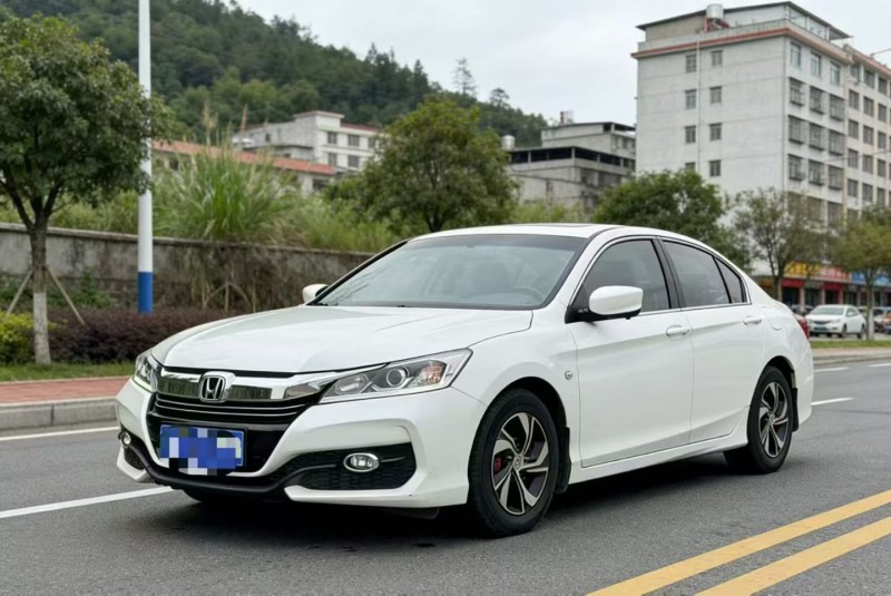 厦门18年本田雅阁3