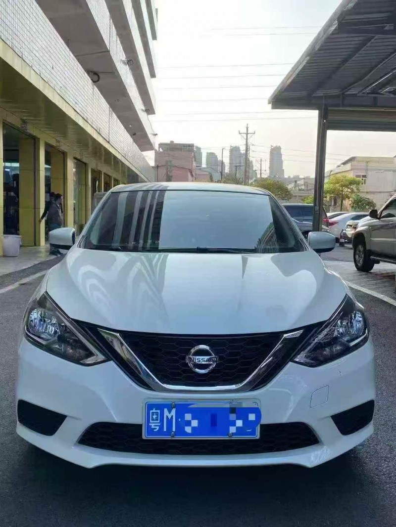 湛江25年日产轩逸1