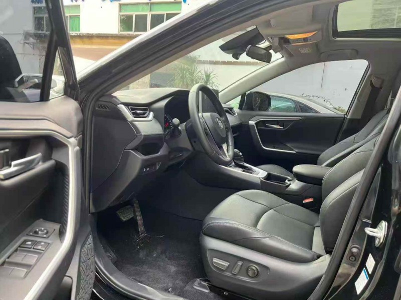 广州22年丰田威兰达5