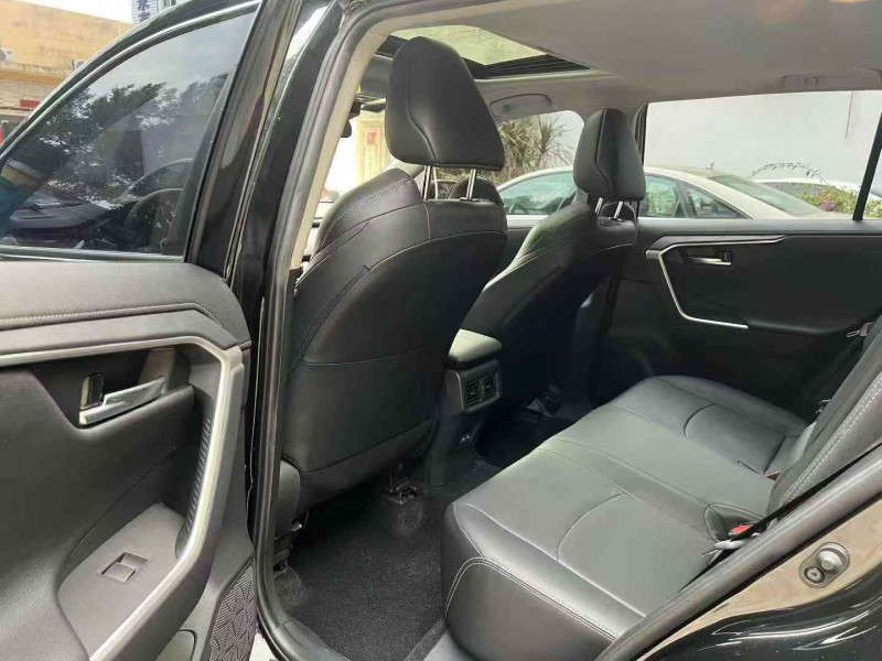 广州22年丰田威兰达7