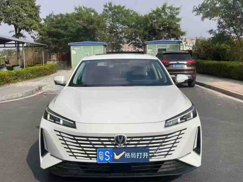 东莞25年长安汽车逸动1