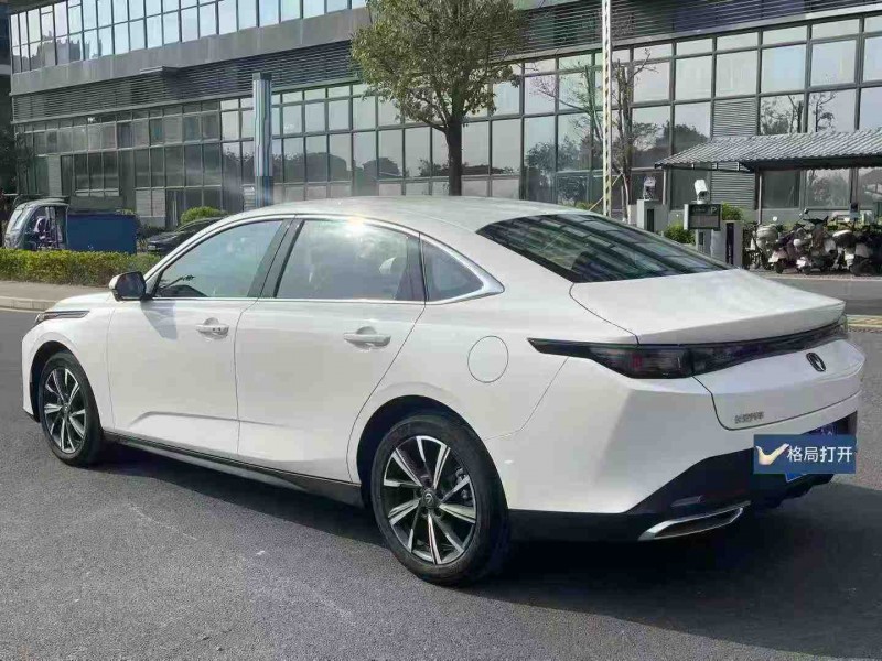 东莞25年长安汽车逸动8