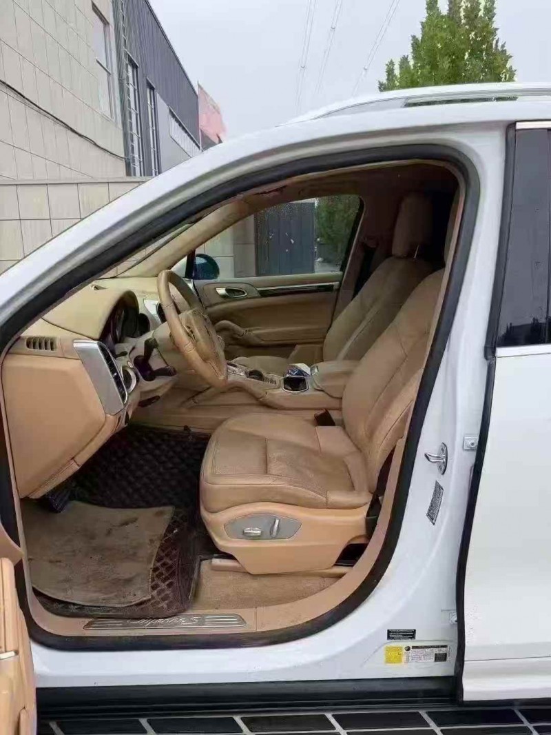 济宁14年保时捷Macan5