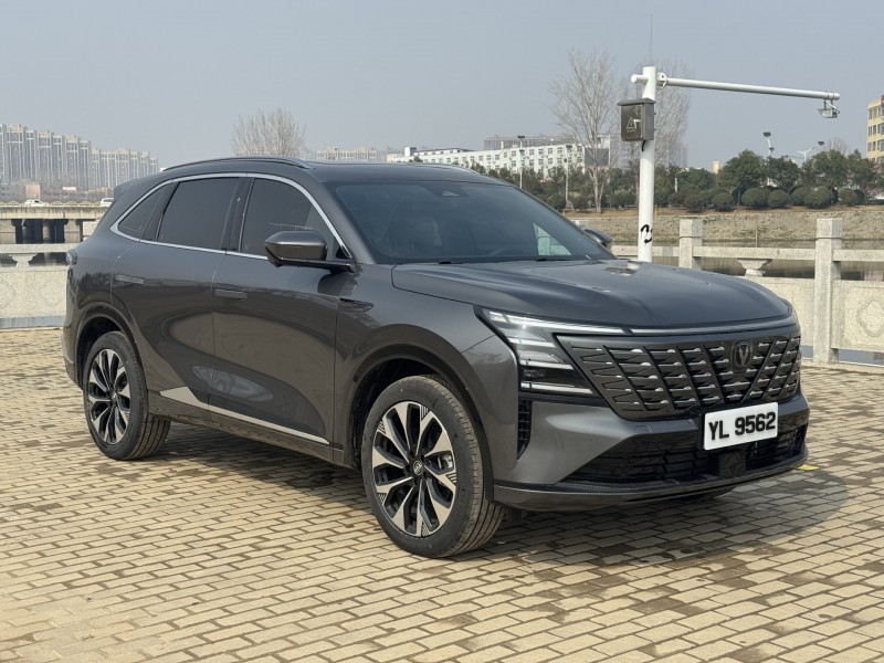 郑州25年长安汽车CS752