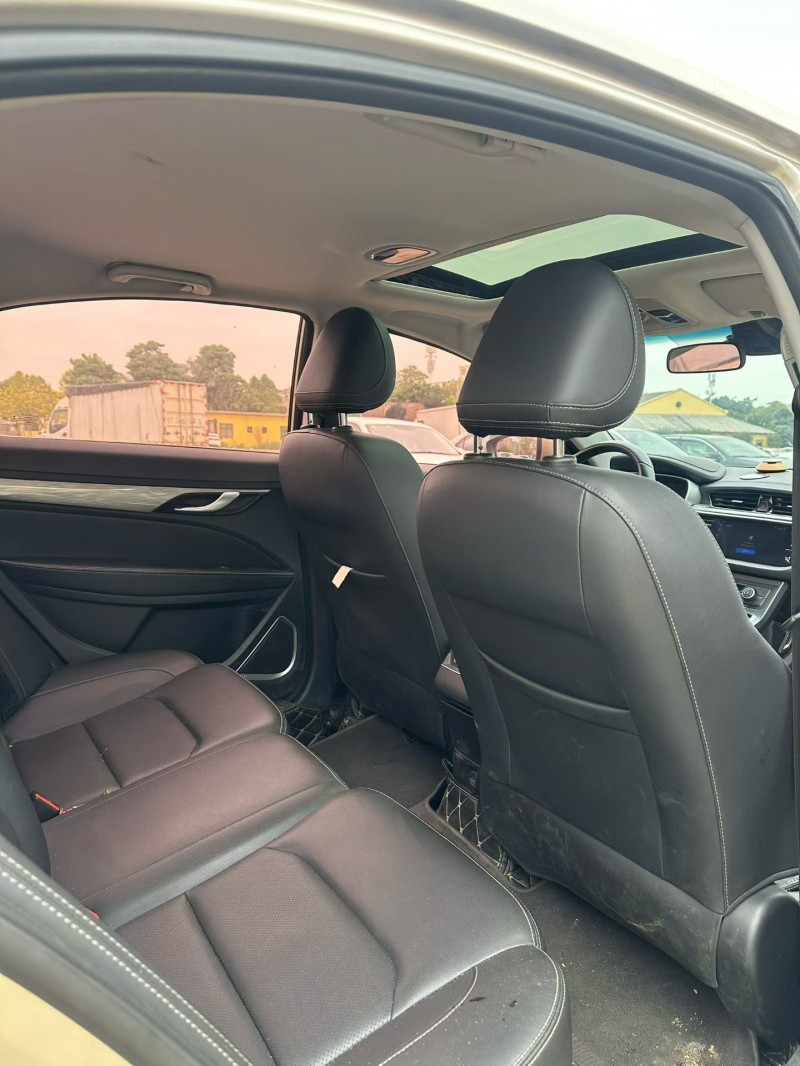 中山20年吉利帝豪9