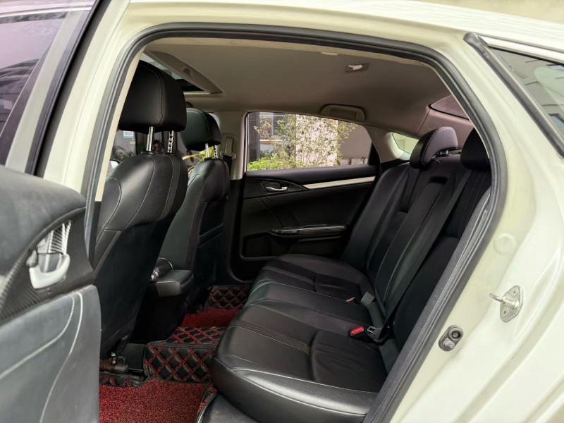 深圳19年本田思域4