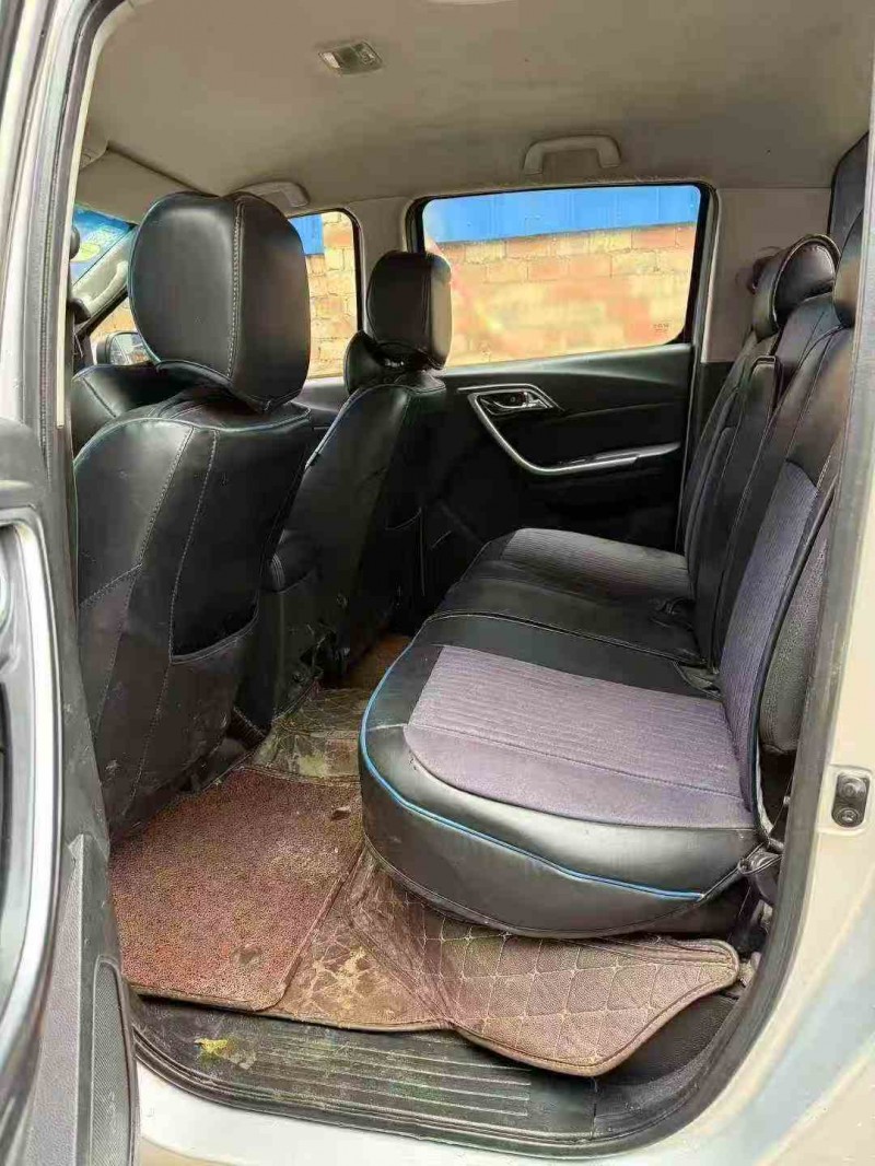 泸州18年江铃域虎7