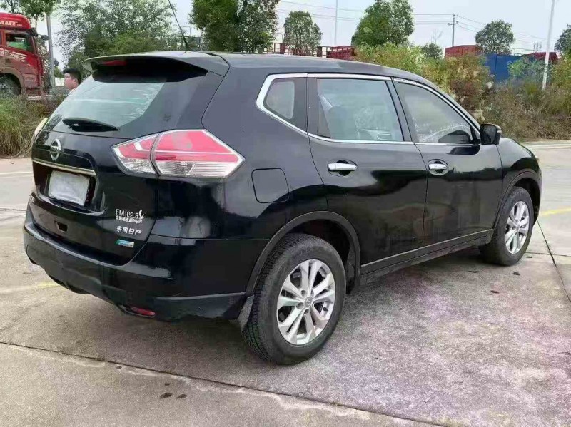 衡阳16年日产奇骏4