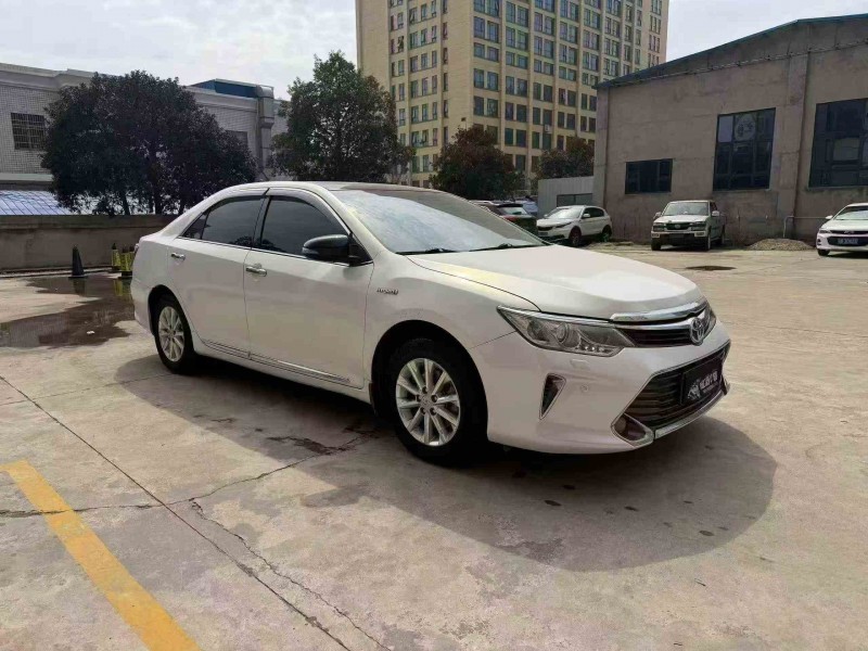 东营17年丰田凯美瑞2