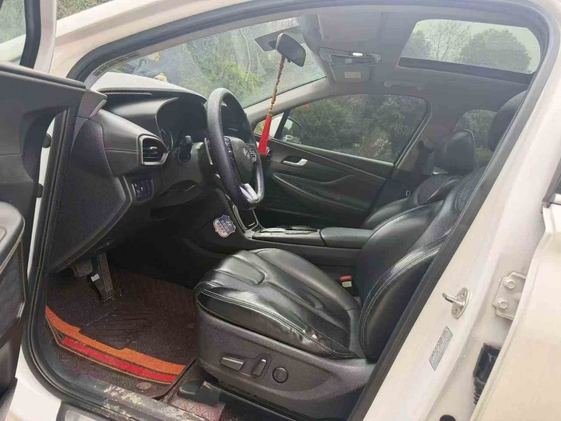 衡阳20年现代新胜达4