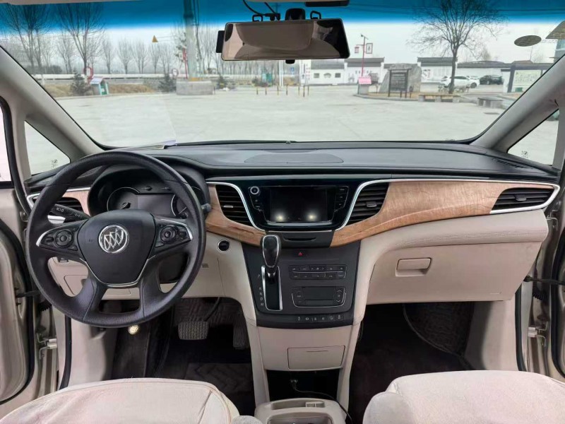 徐州18年别克GL84