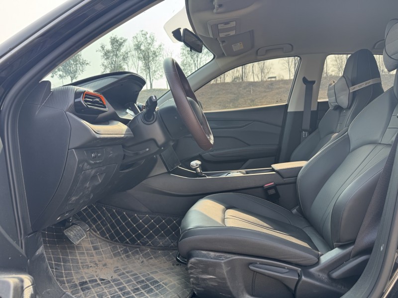 郑州25年东风奕炫6