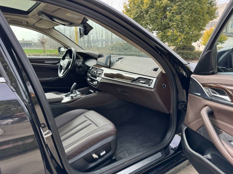 盐城19年宝马5系8